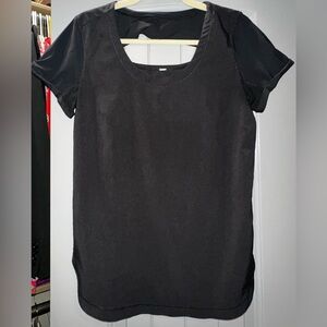 Lululemon black tee (sculpt tee)
